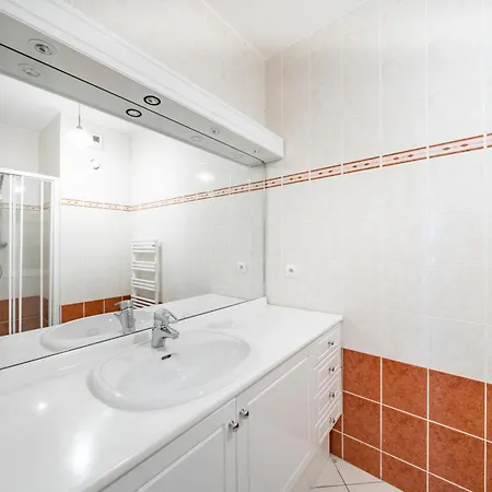 Apartment Jardin Florian, 8/10 Rue Victor Cousin, Cannes